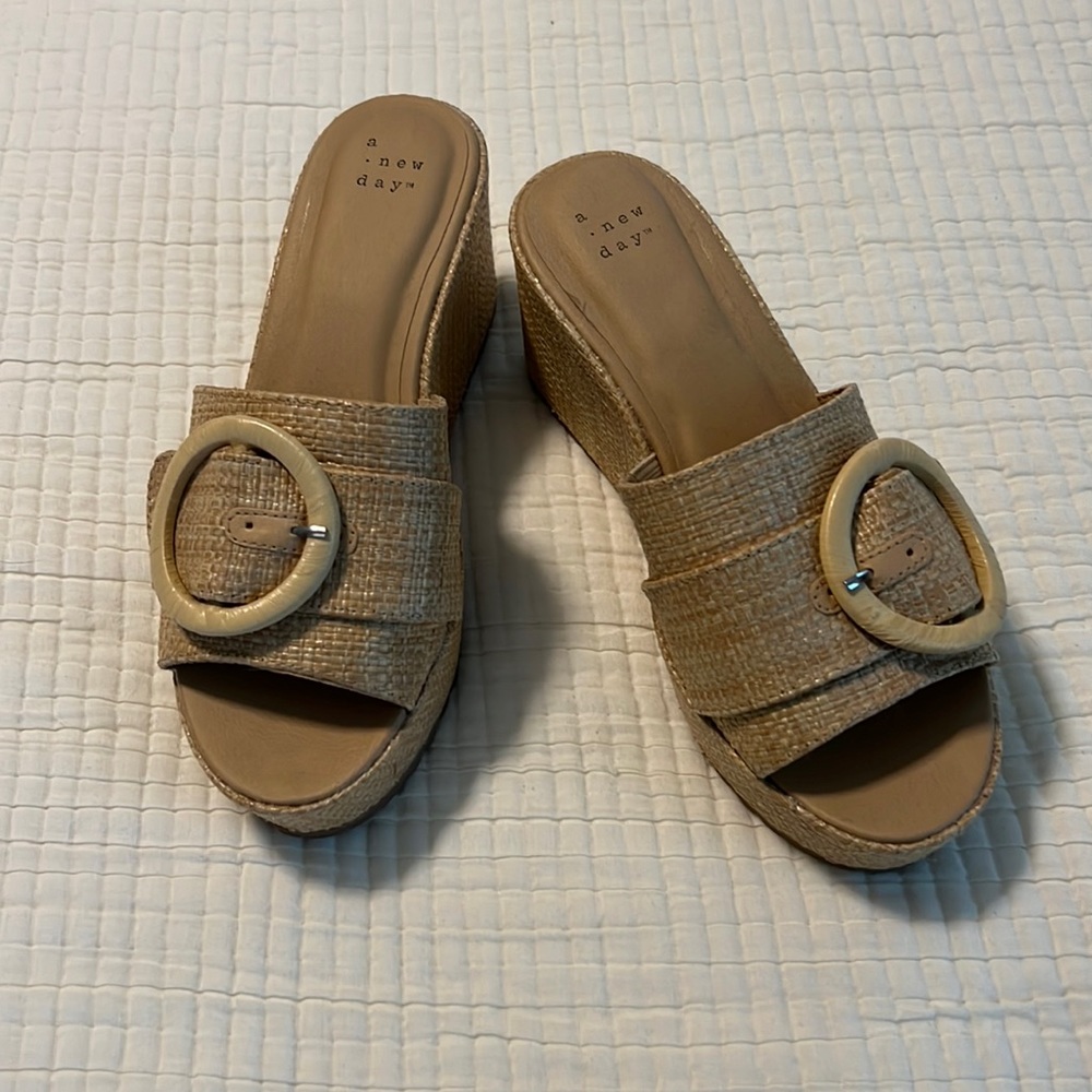 A new day wedge slip on size 7